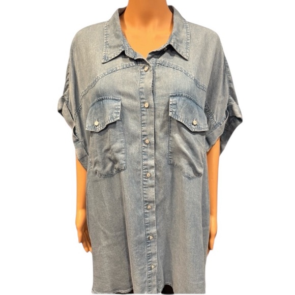 Jane and Delancey Tops - JANE & DELANCEY Denim Jean Light Blue Wash High Low Blouse Front Pockets NWT 3X